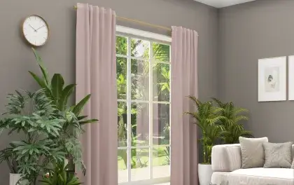 Foto eines Gardinenschals mit tonfarbenem Stoff