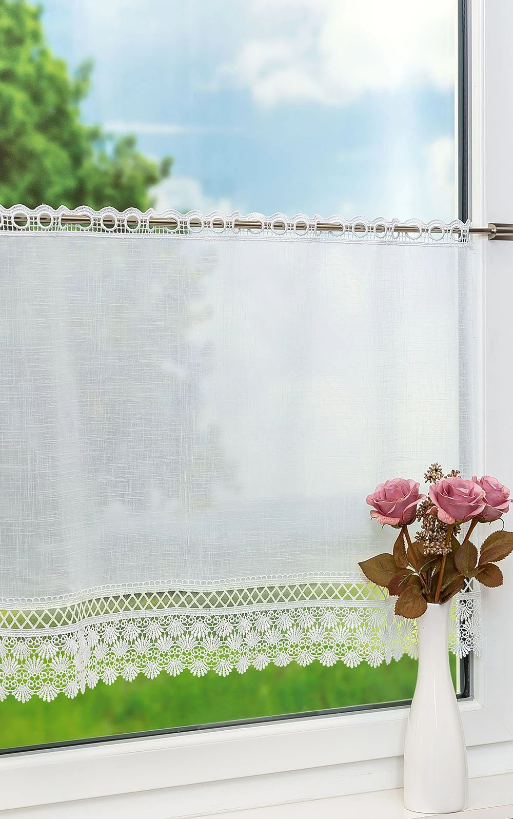 Gardine aus Leinenstoff