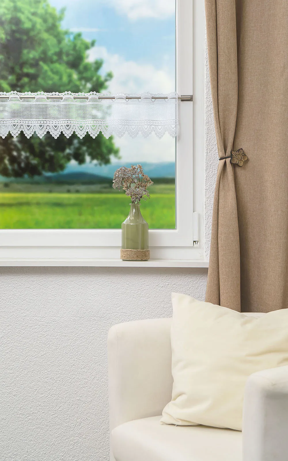 spitzenverzierte Gardinen